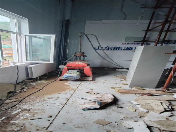 米东地基基础下沉墙体裂缝加固注浆顶升施工